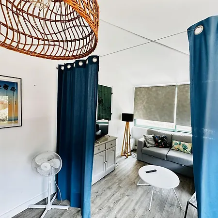 펜션 Uhaina, Maison Proche Golf Et 몰리엣젯마