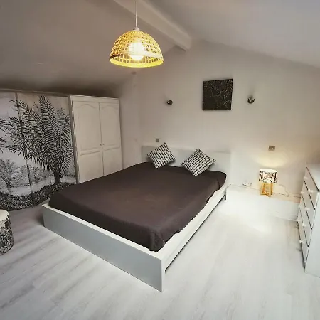 Holiday home Uhaina, Maison Proche Golf Et