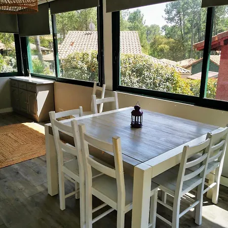 Uhaina, Maison Proche Golf Et Дом отдыха
